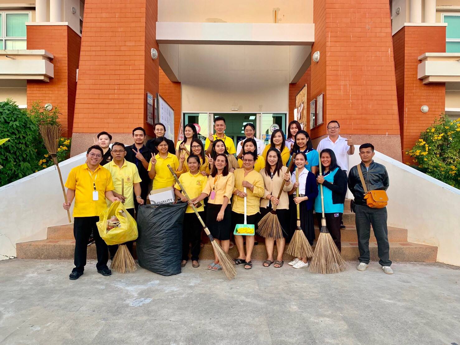 ﻿สำนักงานบังคับคดีจังหวัดอุบลราชธานี จัดกิจกรรม Big Cleaning Day.จิตอาสา ทำความ ดี ด้วยหัวใจ 